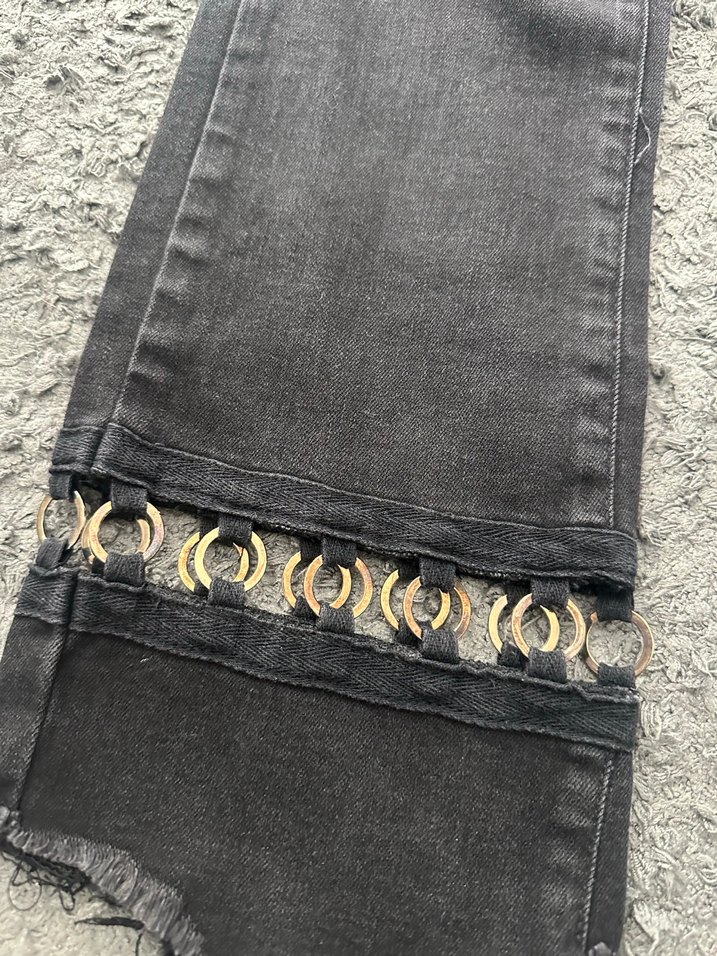 Tokalı Siyah Nakışlı Kadın Kot Pantolon - Görsel 2