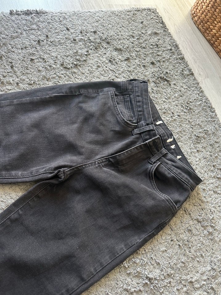 Tokalı Siyah Nakışlı Kadın Kot Pantolon - Görsel 3