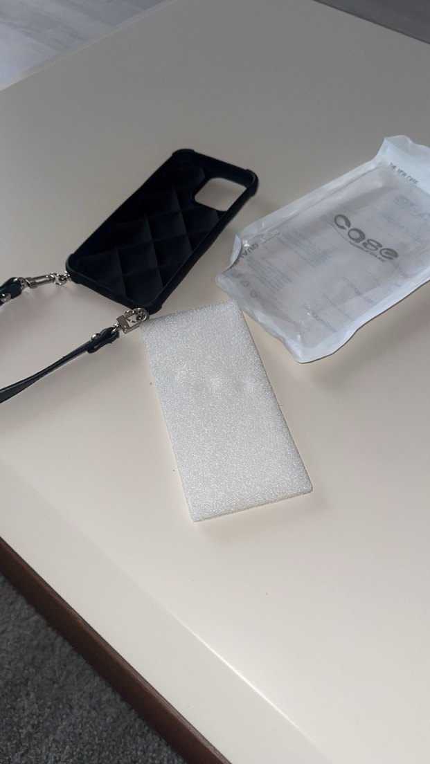 Kilitli Siyah Street Wear Telefon Kılıfı 14 pro Max  - Görsel 4