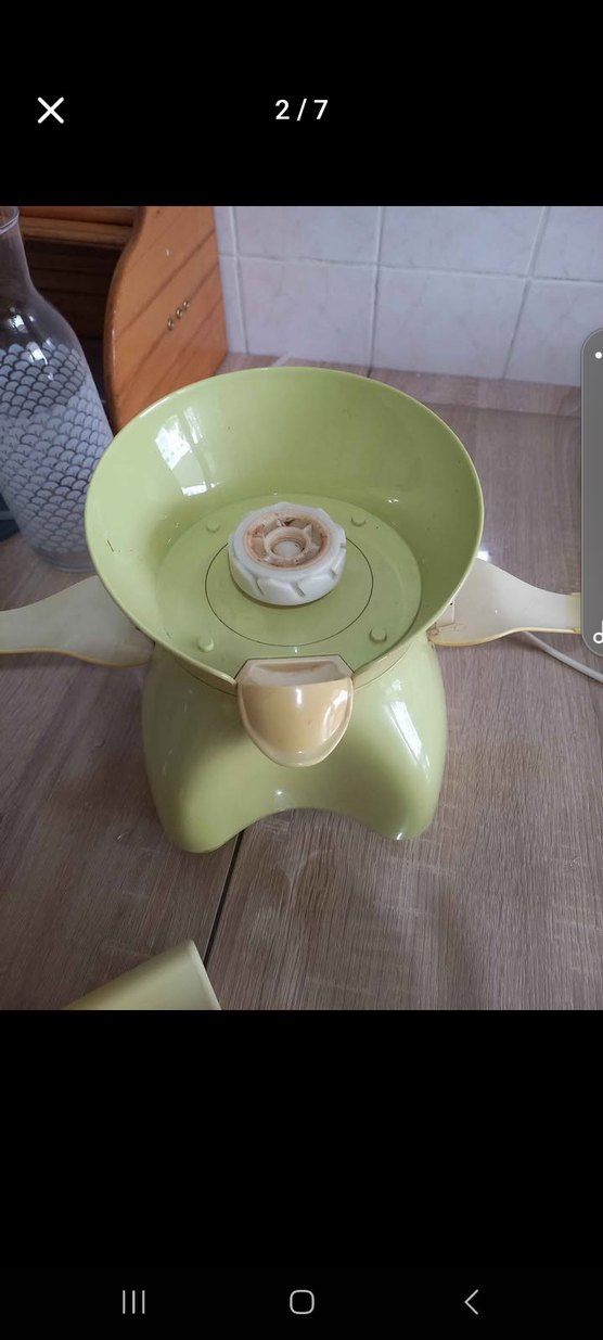 Sarı Pastel Renkli Meyve Sıkacağı - Görsel 2