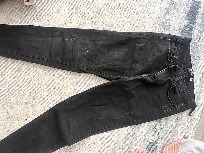 Siyah jean pantolon