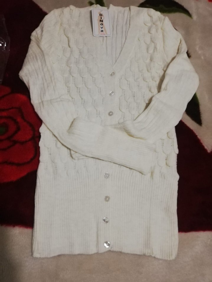 Diger Beyaz V Yakalı Örgü Kadın Kazak - Görsel 2