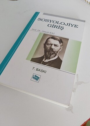SOSYOLOJİYE GİRİŞ