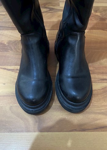 Kadın Siyah Deri Çizme - Görsel 3