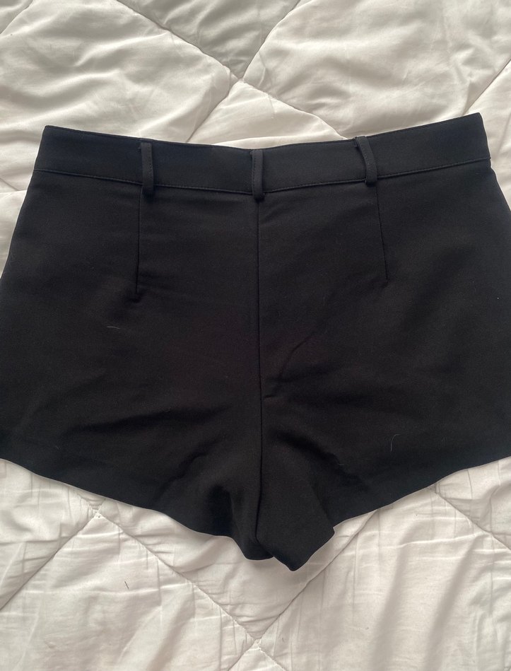 Düğmeli Siyah Kadın Mini Şort - Görsel 5