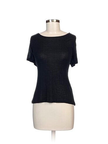 H&M T-shirt %70 İndirimli.
