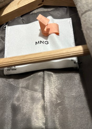 Düğmeli Bej Mango Kaban - Görsel 2