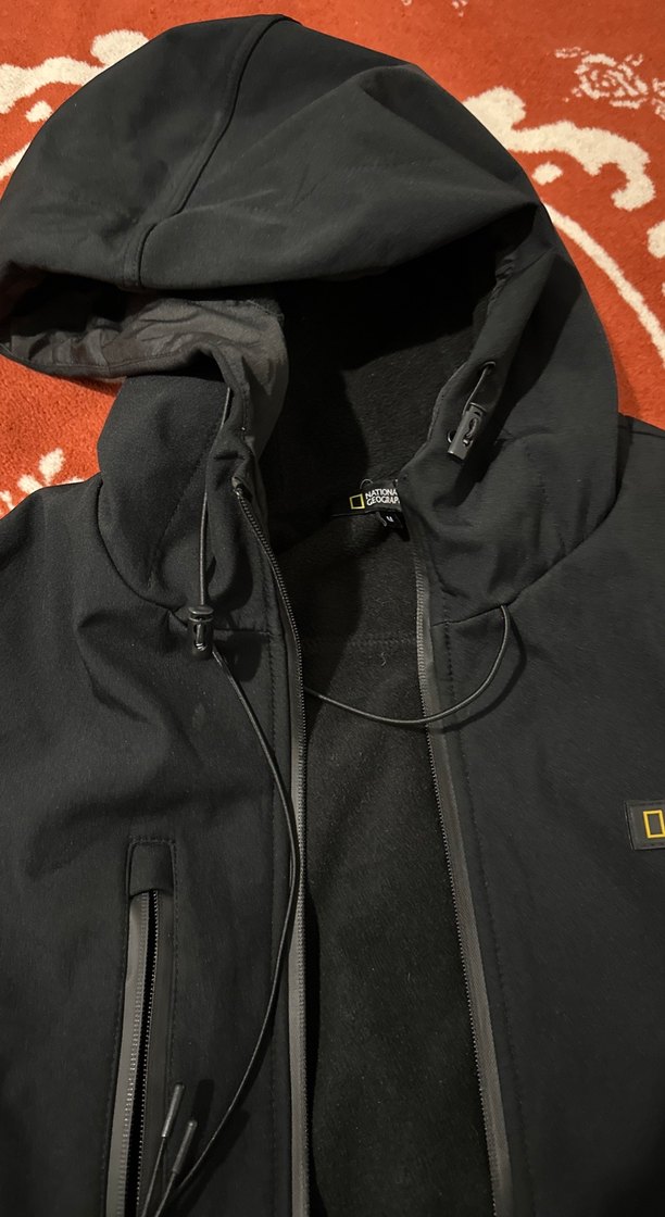 Fermuarlı Siyah Kapüşonlu içi polar mont - Görsel 3