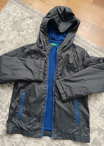 10 Yaş Beden BENETTON YAĞMURLUK Gri Kapüşonlu Erkek Çocuk