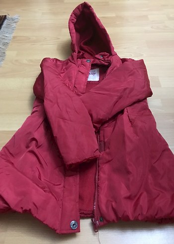 Kız Çocuk Kırmızı Fermuarlı Kapüşonlu Mont - Görsel 2