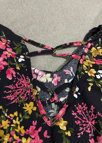 Çiçek Desenli V Yaka bluz - Görsel 2