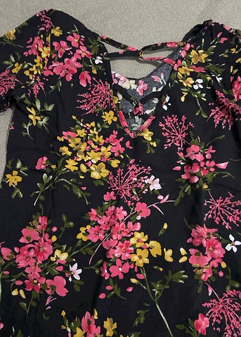 Çiçek Desenli V Yaka bluz - Görsel 3