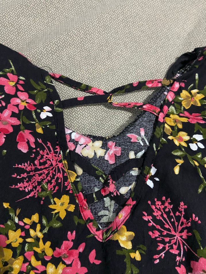 Çiçek Desenli V Yaka bluz - Görsel 2