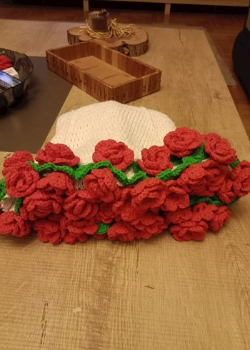 kırmızı güllü buket