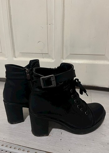 Siyah Tokalı Gotik Topuklu Kadın Bot - Görsel 6