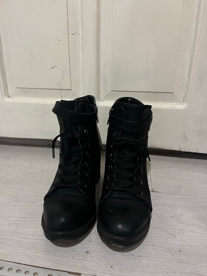 Siyah Tokalı Gotik Topuklu Kadın Bot - Görsel 5