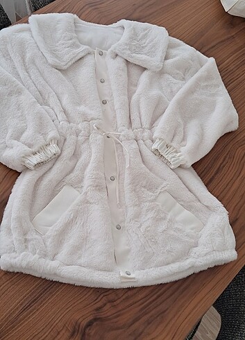 42 Beden beyaz Renk Toscana peluş mont
