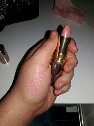 Açık pembe ruj