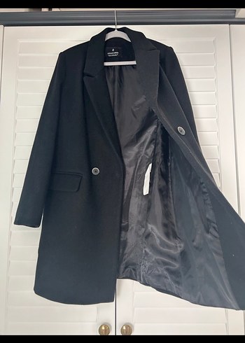 Stradivarius Siyah Düğmeli Klasik Kaban - Görsel 5