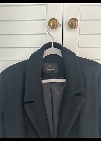 Stradivarius Siyah Düğmeli Klasik Kaban - Görsel 8