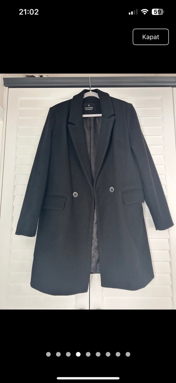 Stradivarius Siyah Düğmeli Klasik Kaban - Görsel 2