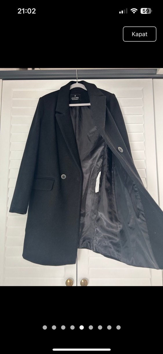 Stradivarius Siyah Düğmeli Klasik Kaban - Görsel 5