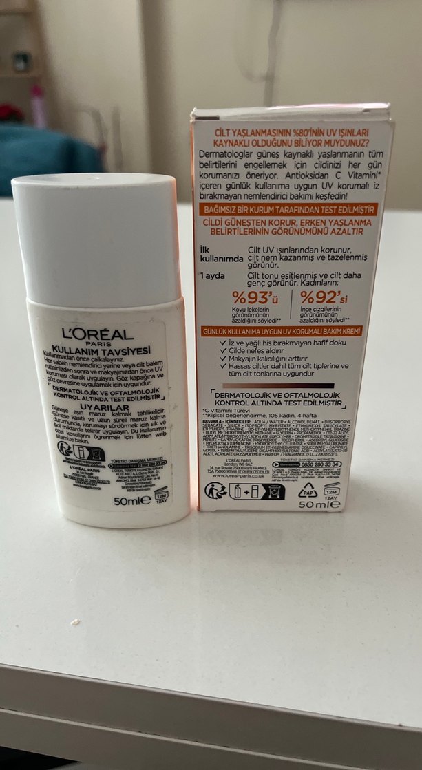 L'Oréal Paris Revitalift Clinical SPF 50+ Yüz Güneş Kremi - Görsel 2