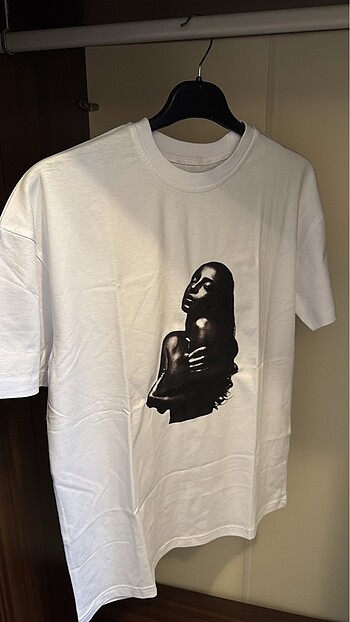 Sade Girl Bw Tshirt