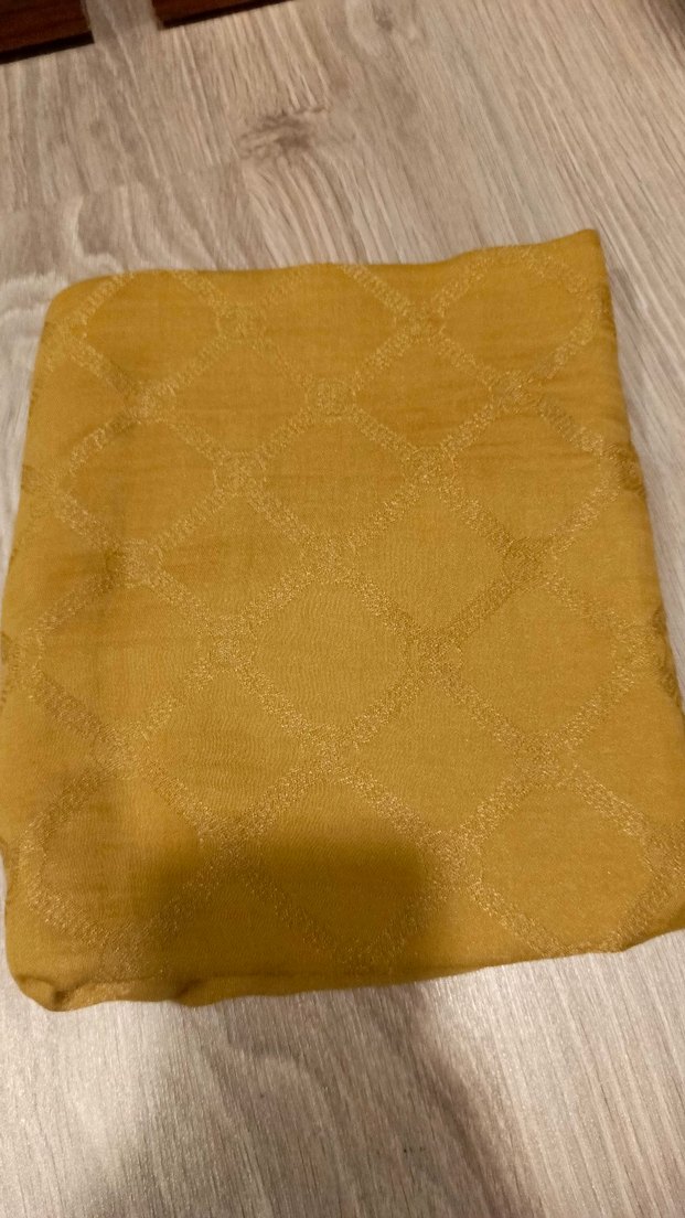 Altın Renkli Kadın Şal, 1 kez takıldı - Görsel 2