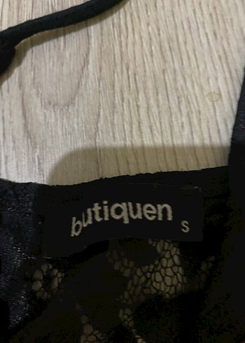 Siyah Dantelli Gotik V Yaka Büstiyer - Görsel 2