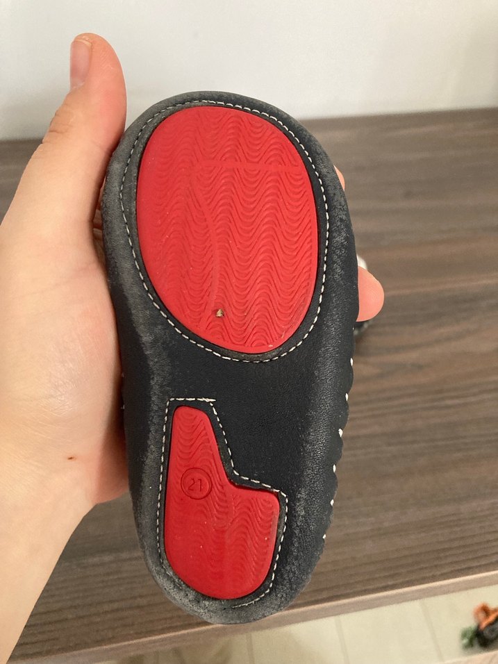 Kırmızı Siyah Kayışlı Erkek Bebek Ayakkabısı - Görsel 4