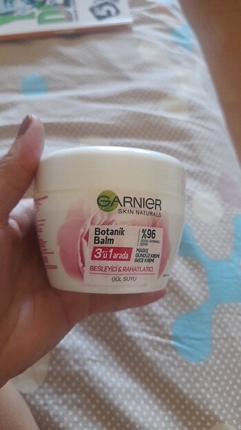 Garnier gece ve gündüz kremi 