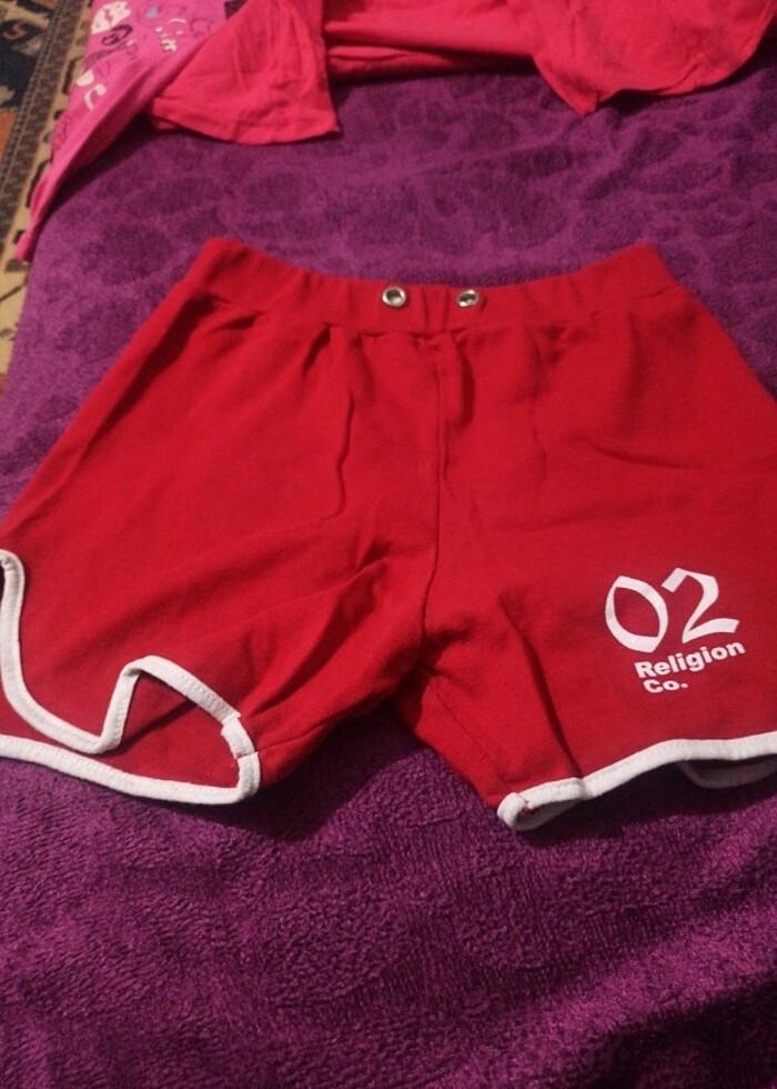 Kırmızı şort - Görsel 2