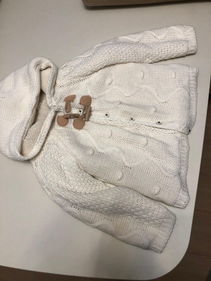 Kapüşonlu Beyaz Kız Çocuk Panço - Görsel 2