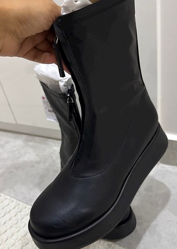 Bershka Siyah Deri Fermuarlı Wedge Topuklu Goth Bot
