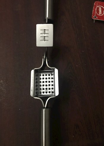 Gri Metal Sarımsak Ezici