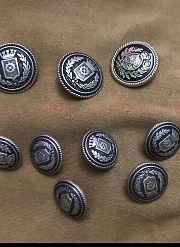 3 ad büyük 6 ad küçük düğme