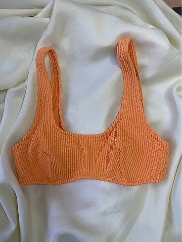 H&M bikini üstü