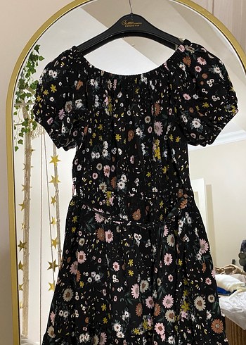 Kısa Siyah Çiçek Desenli Bohem Elbise - Görsel 2