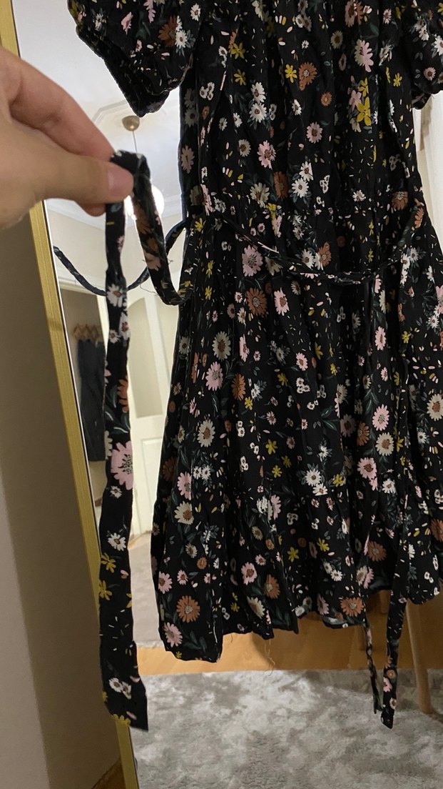 Kısa Siyah Çiçek Desenli Bohem Elbise - Görsel 4