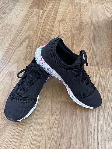 Asics spor ayakkabı