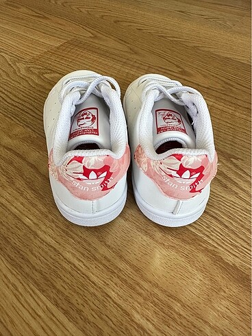 25 Beden Kız çocuk stan smith