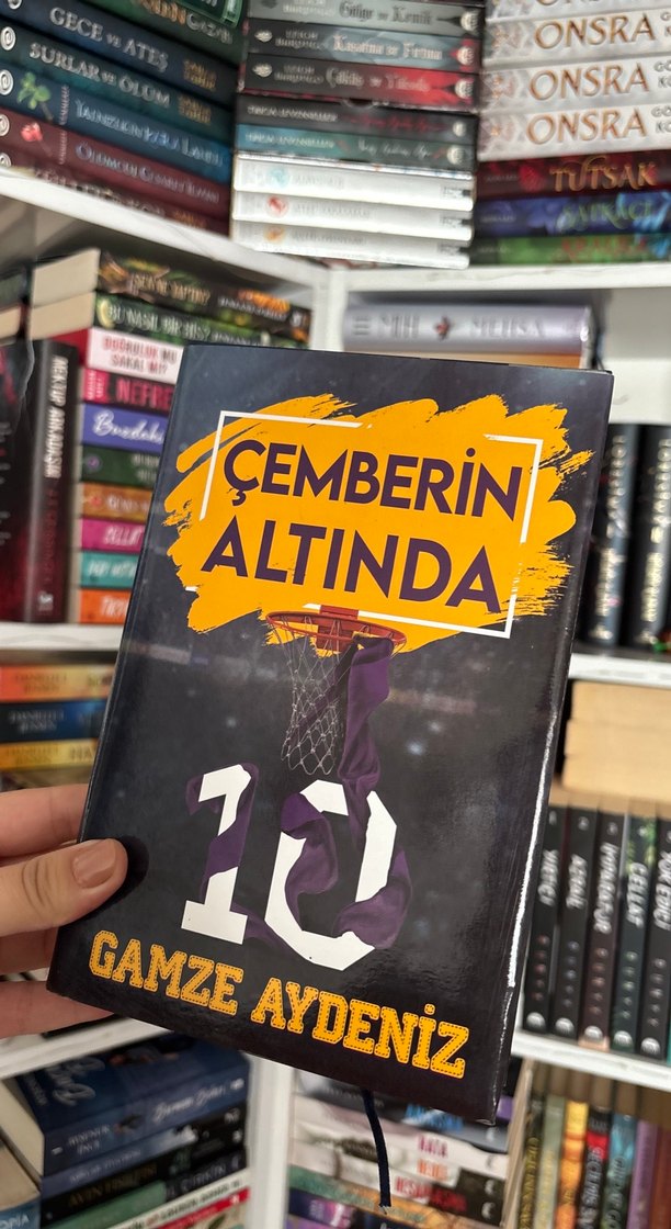 Çemberin Altında - Gamze Aydeniz - Görsel 2