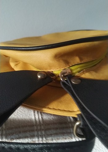 Sarı Kadıni Çantası - Görsel 3