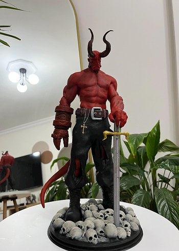 Hellboy Figürü