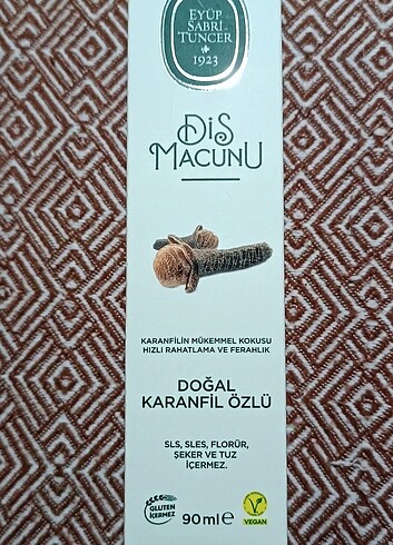 Eyüp Sabri Tuncer Karanfil Diş Macunu 