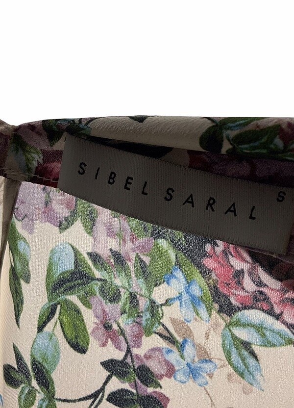 Floral desenli saten elbise - Görsel 5