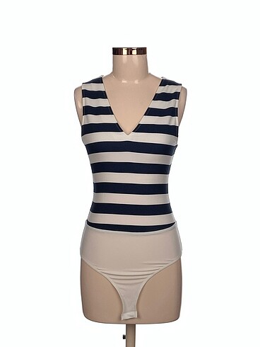 Zara Bluz %70 İndirimli.