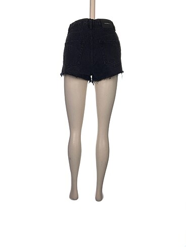 36 Beden Pull and Bear Mini Şort %70 İndirimli.