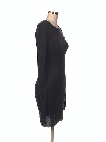 H&M H&M Kısa Elbise %70 İndirimli.